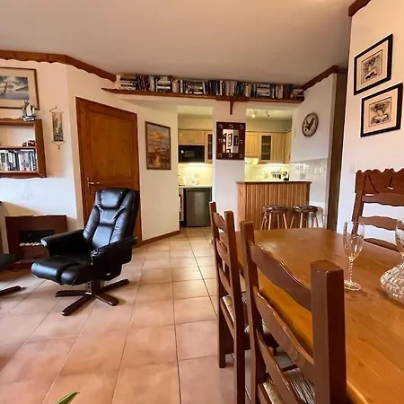 Apartment Stunning View And Spacious Terrace 200m From Gondola